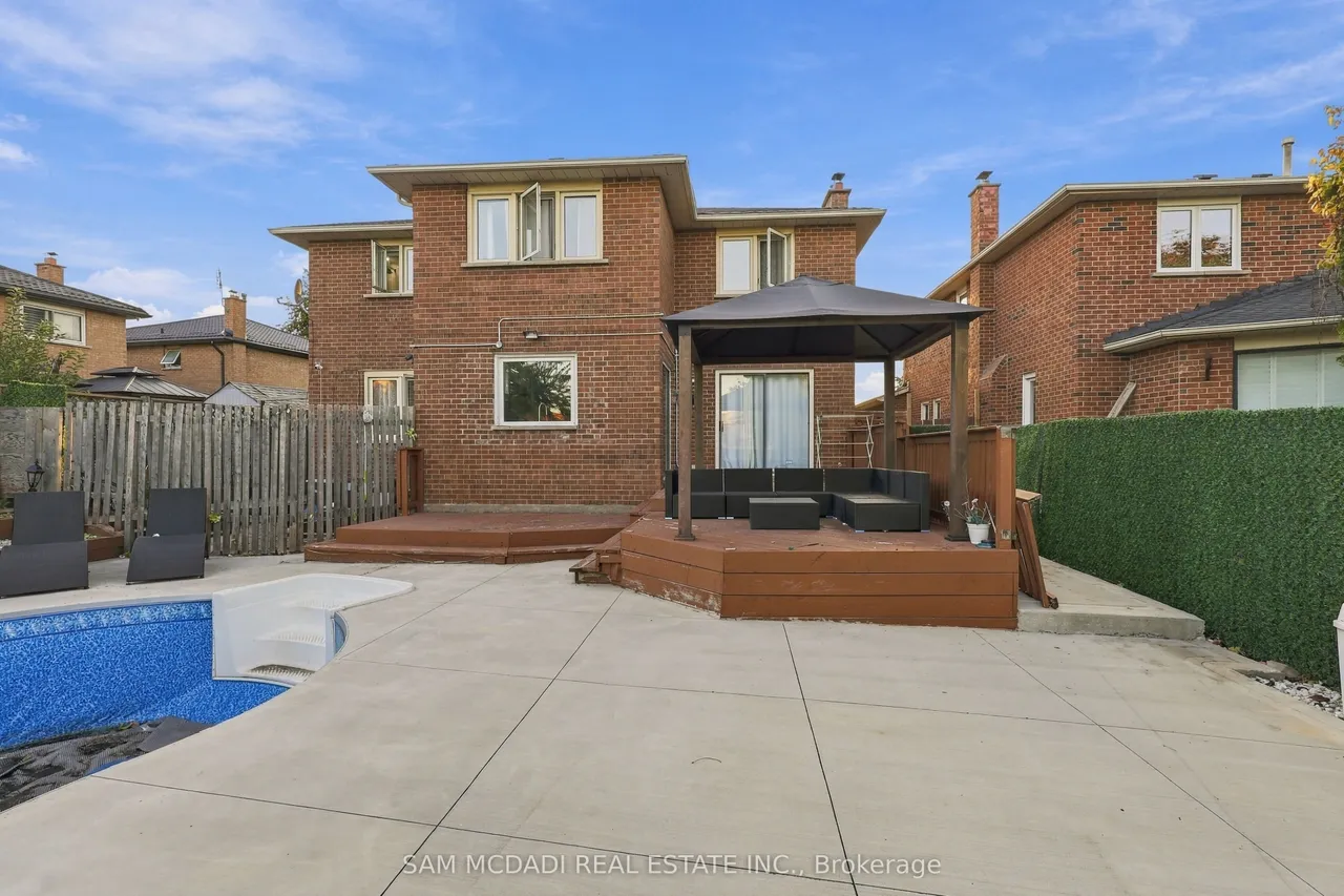 22 Butlers Court — photo 34