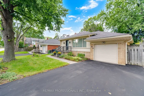 8 Beaverbrook Avenue — photo 2