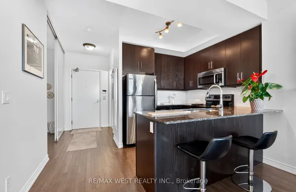 15 James Findlay Way, Unit 631 — photo 2