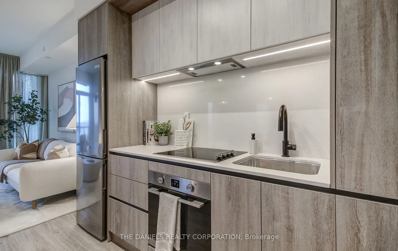 2495 Eglinton Avenue W, Unit 2406 — photo 3