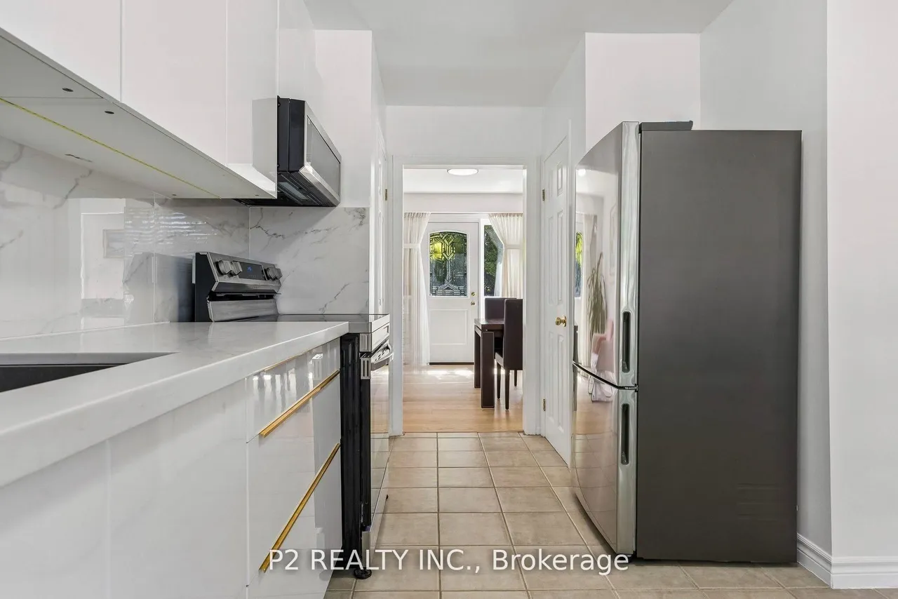 22-25 Gosford Boulevard N, Unit 22 — photo 3