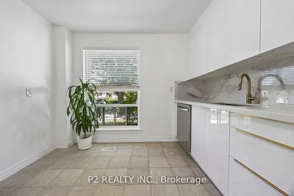 22-25 Gosford Boulevard N, Unit 22 — photo 2