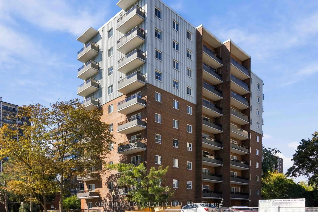 15 Elizabeth Street N, Unit 904 — photo 2