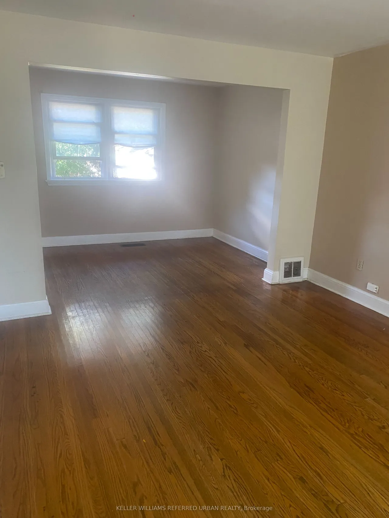 32 Amesbury Drive — photo 3