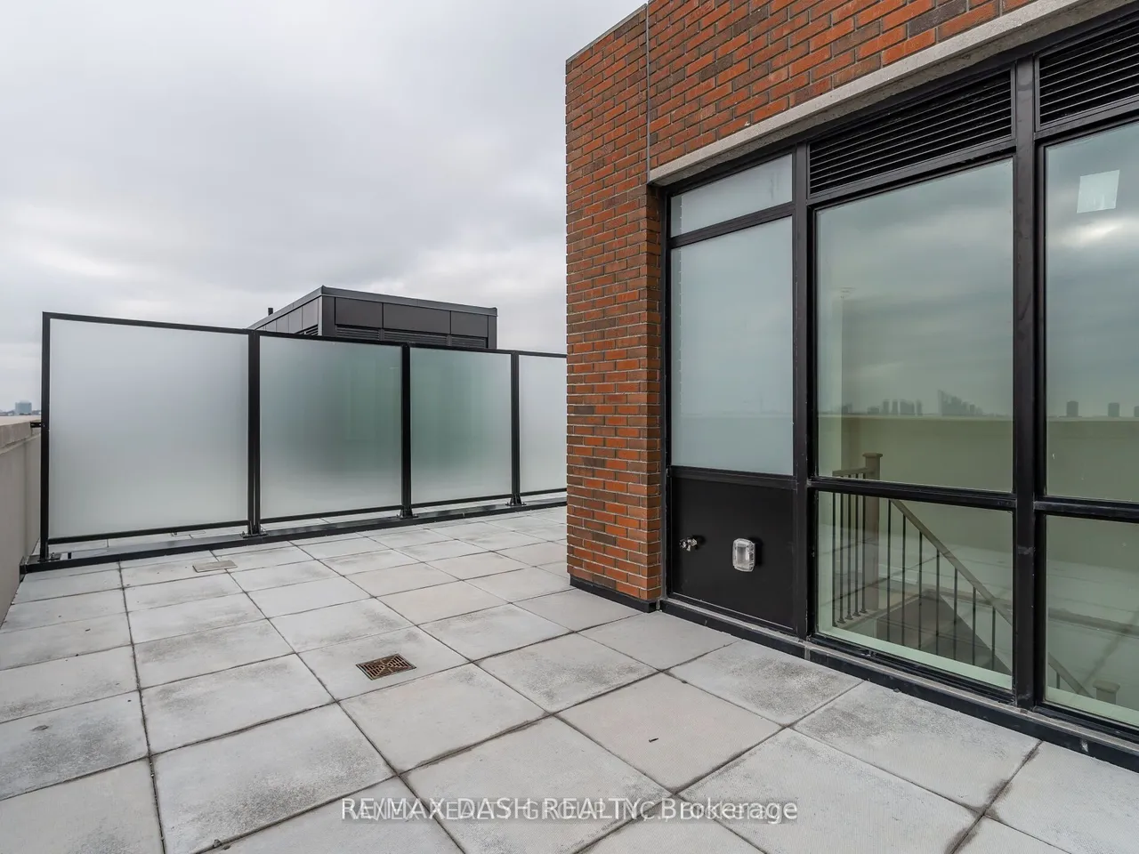 2300 St Clair Avenue W, Unit 723 — photo 39