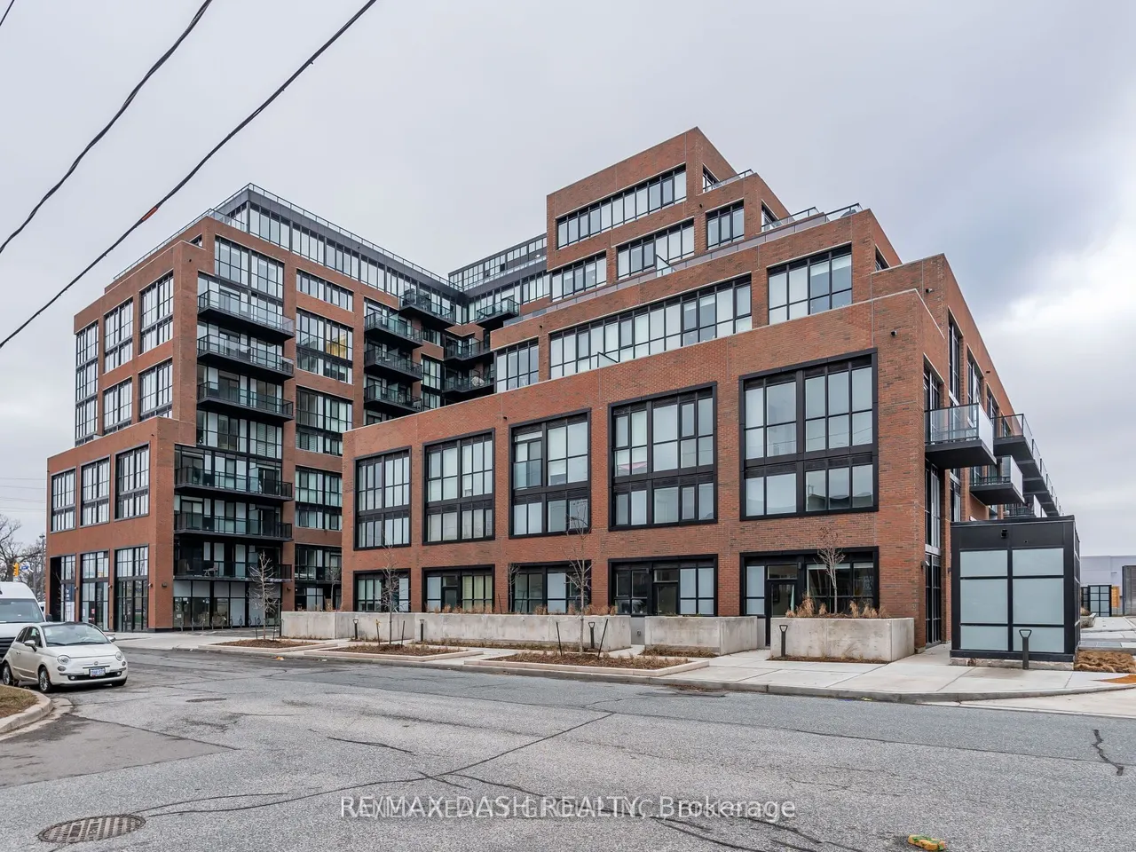 2300 St Clair Avenue W, Unit 723 — photo 2
