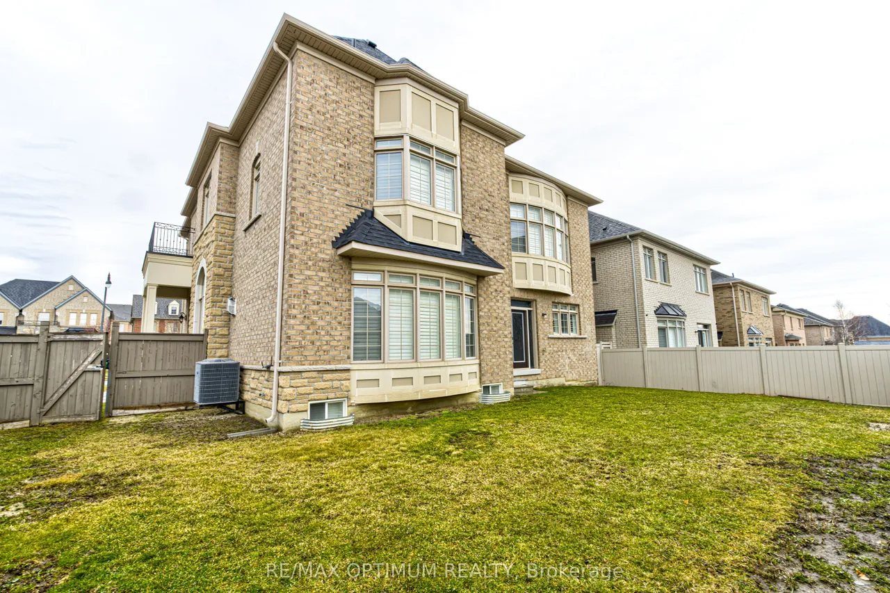 80 Royal West Drive — photo 49
