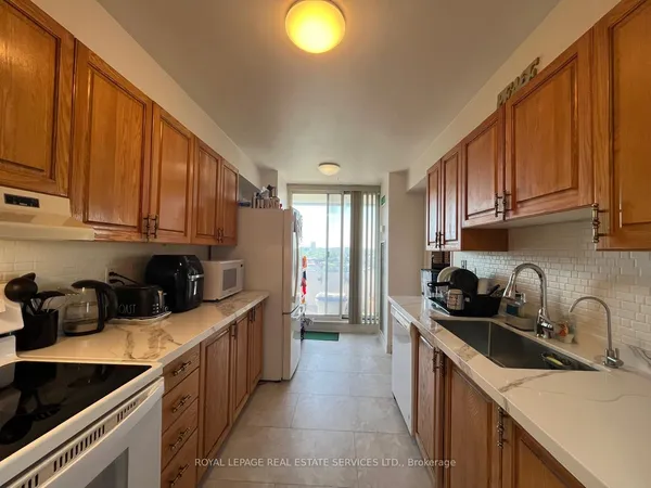 1300 Mississauga Valley Boulevard, Unit 902 — photo 2