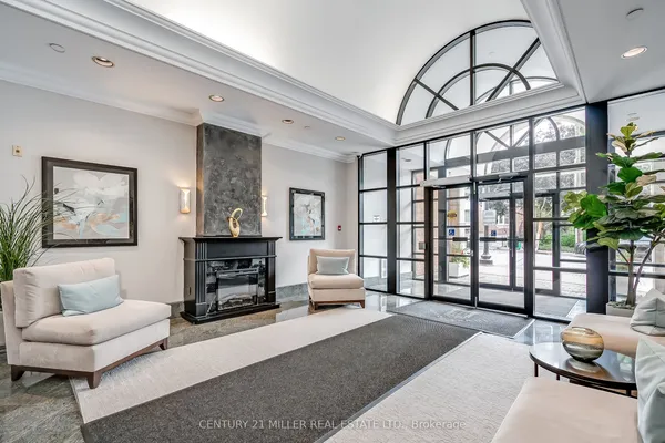 221 Robinson Street, Unit 307 — photo 2