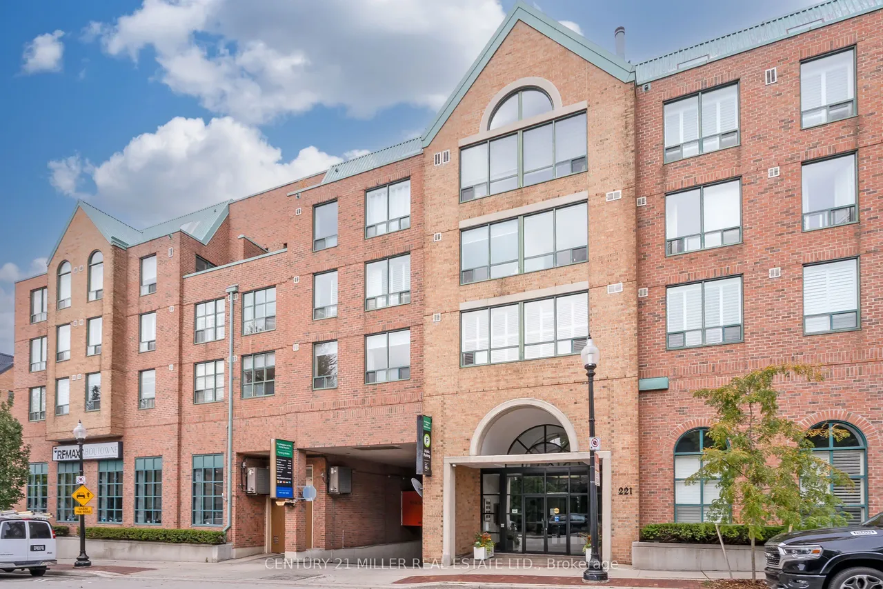 221 Robinson Street, Unit 307