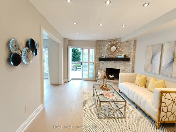476 Bud Gregory Boulevard — photo 2