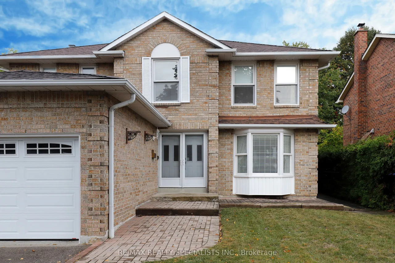 4 Mowat Court — photo 3