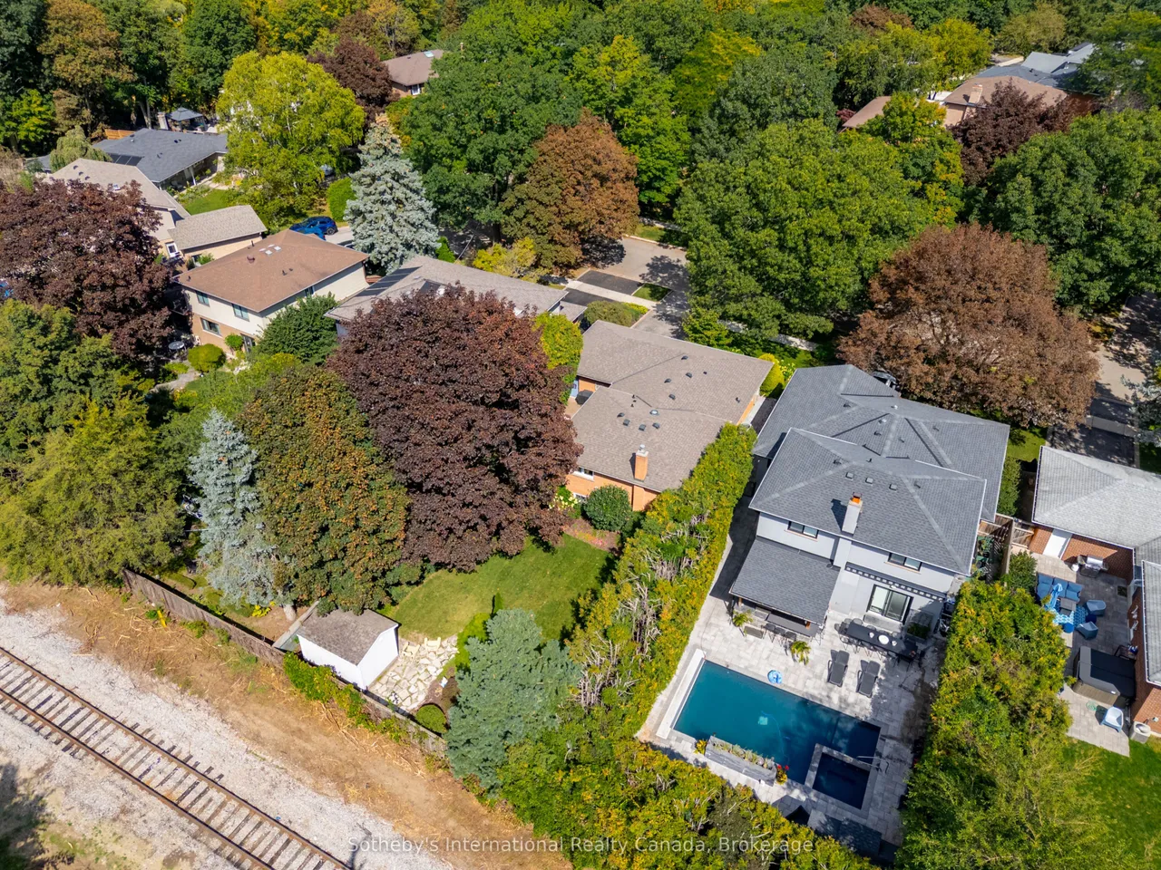 885 Fletcher Valley Crescent — photo 47