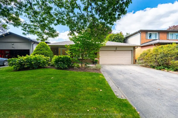 885 Fletcher Valley Crescent — photo 2