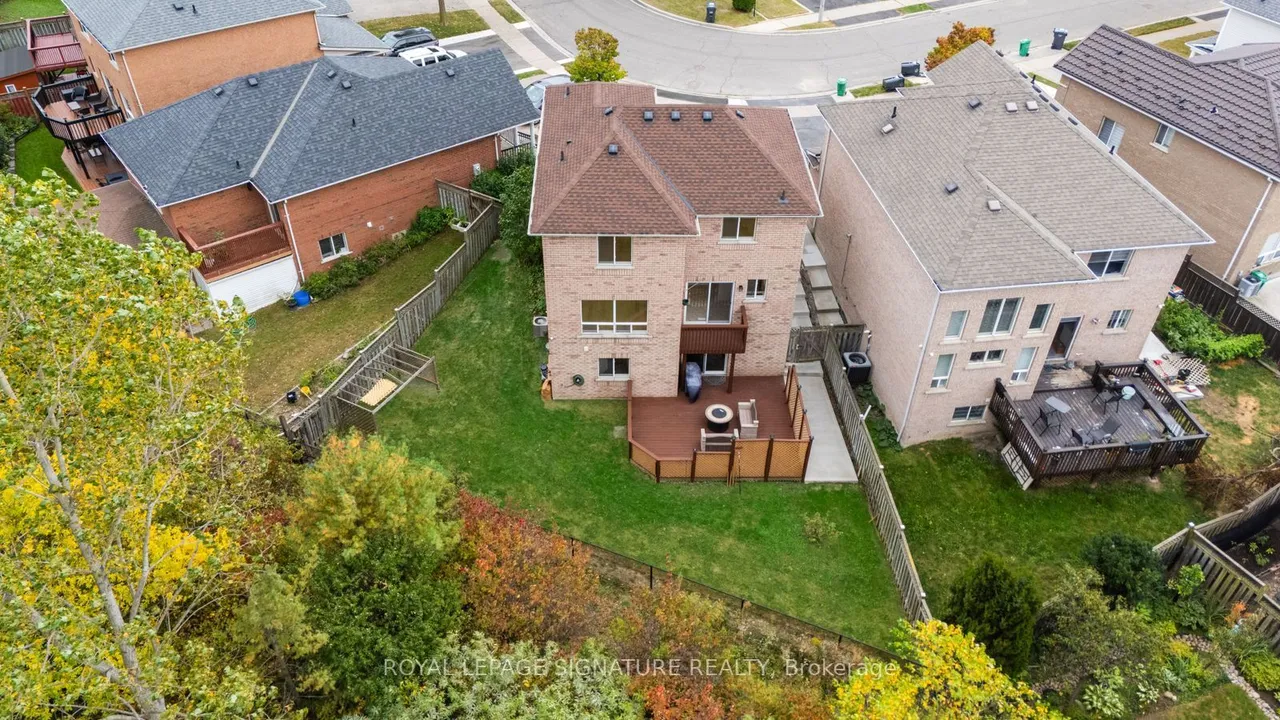 38 Charleswood Circle — photo 2