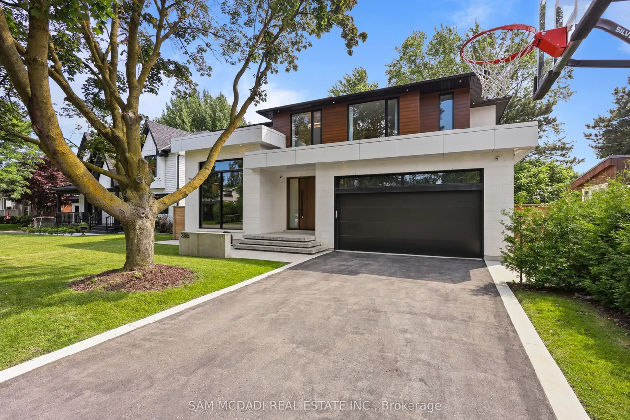 2186 Harcourt Crescent — photo 2