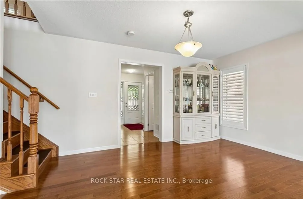 10 Klemscott Road — photo 3