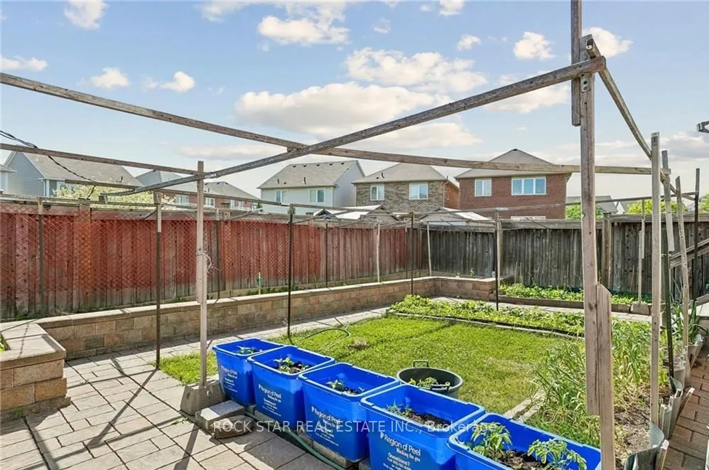 10 Klemscott Road — photo 36