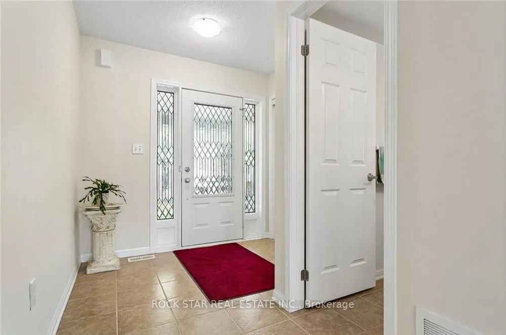 10 Klemscott Road — photo 2