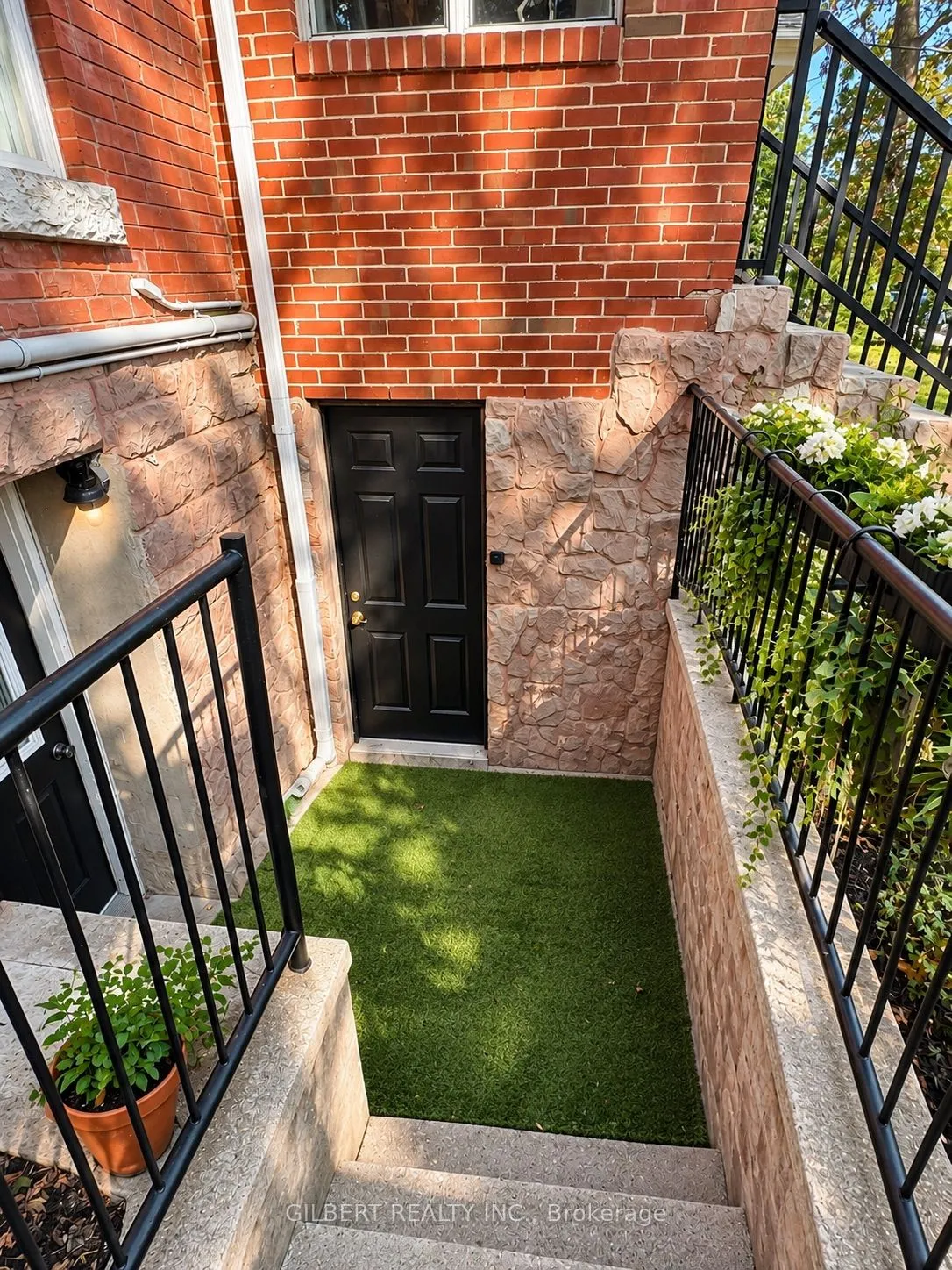 88 Cowan Avenue — photo 28