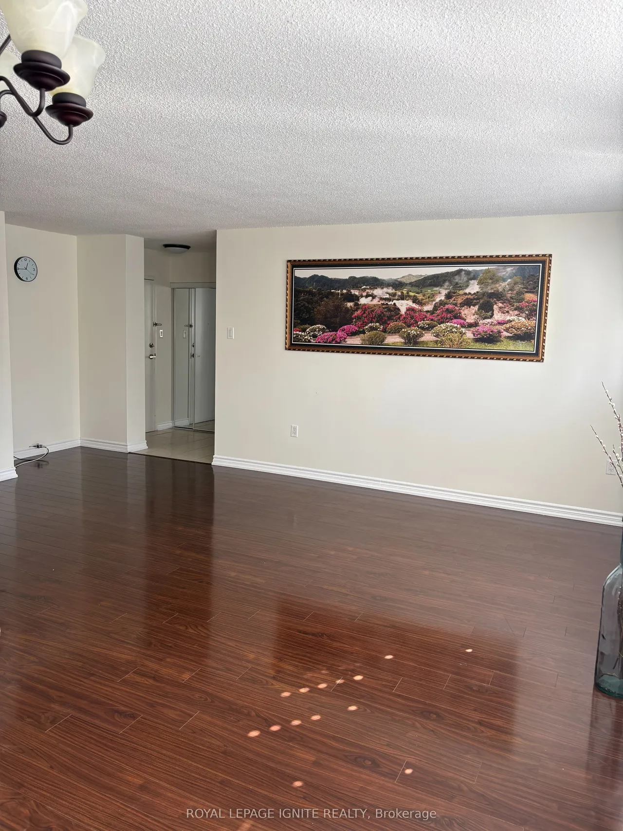 3590 Kaneff Crescent, Unit 1105 — photo 2