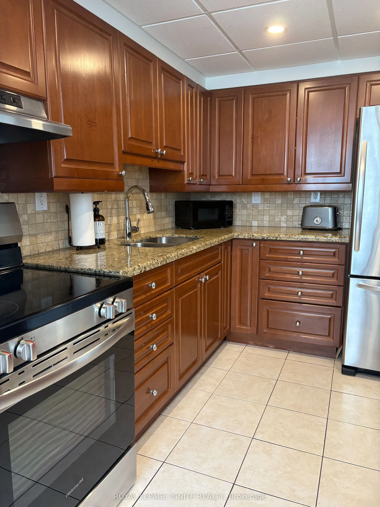3590 Kaneff Crescent, Unit 1105 — photo 3