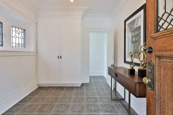 262 Roncesvalles Avenue — photo 2
