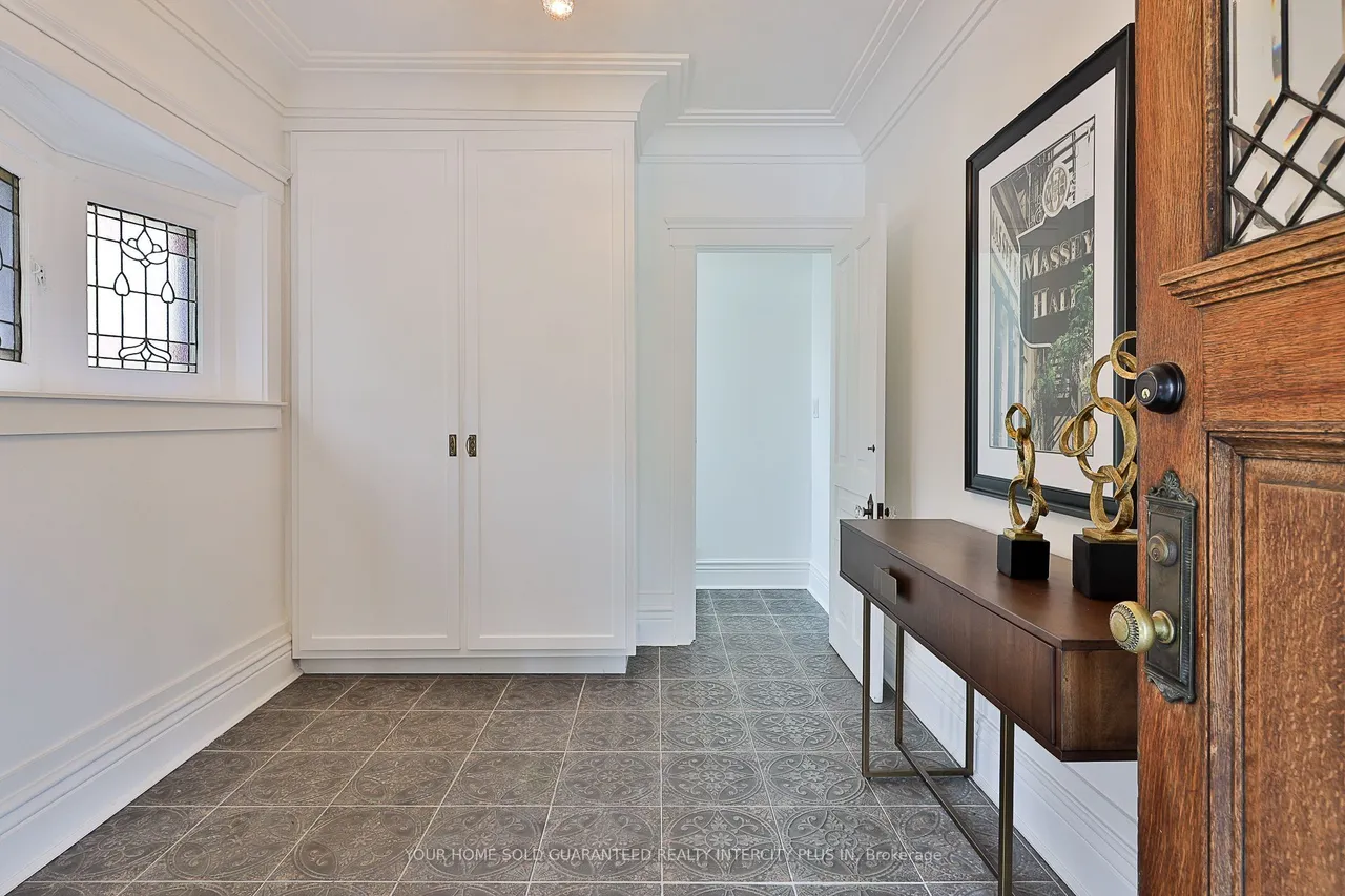 262 Roncesvalles Avenue — photo 2