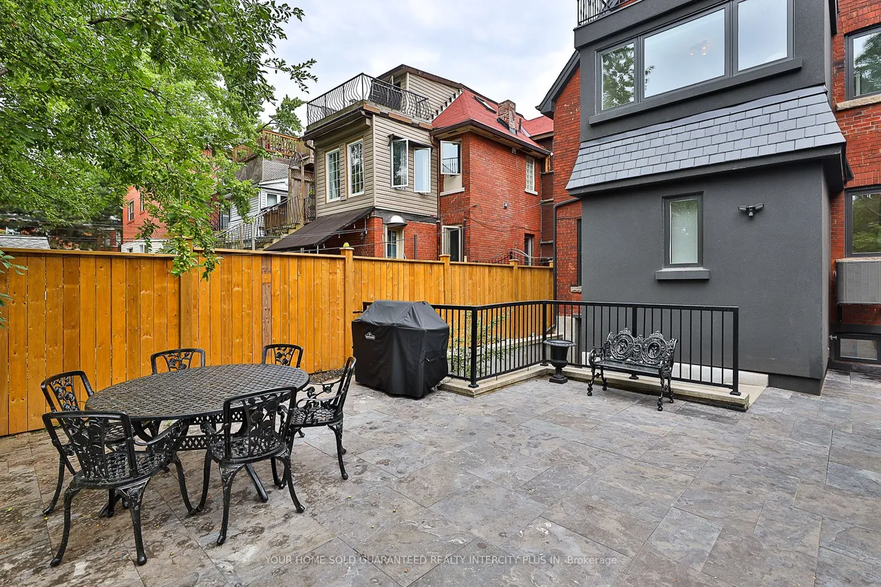 262 Roncesvalles Avenue — photo 49