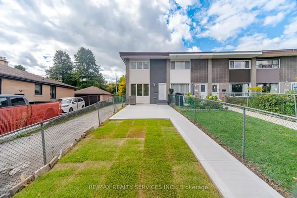92 Corby Crescent — photo 2