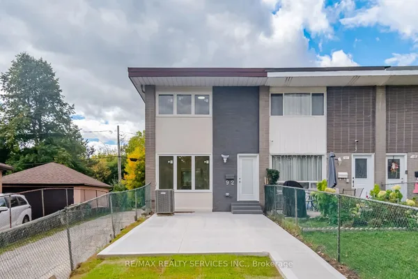 92 Corby Crescent