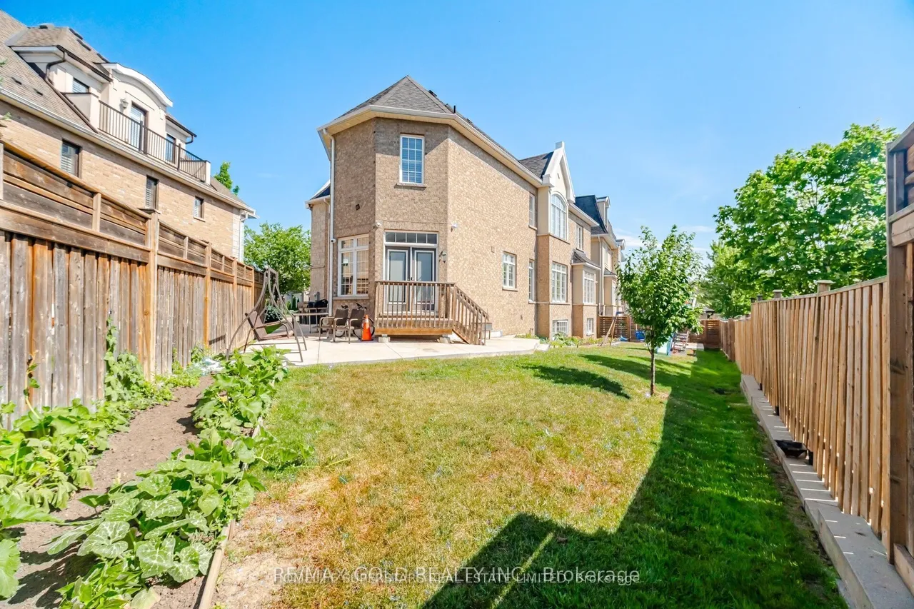 14 Ayrshire Court — photo 35