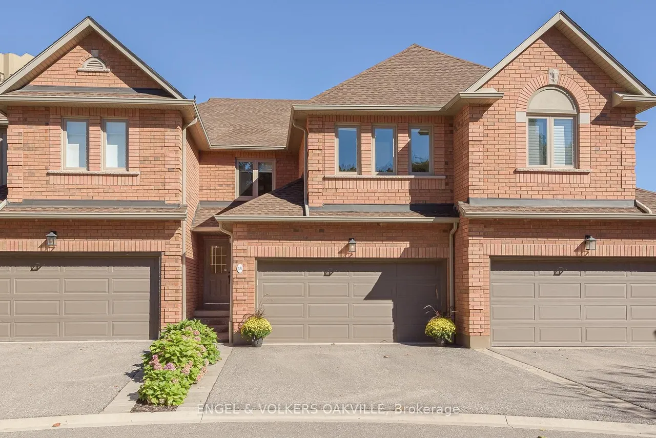 1905 Broad Hollow Gate, Unit 18