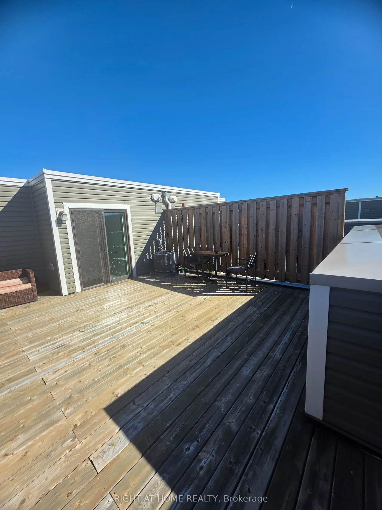 95 EASTWOOD PARK Garden, Unit 15 — photo 18