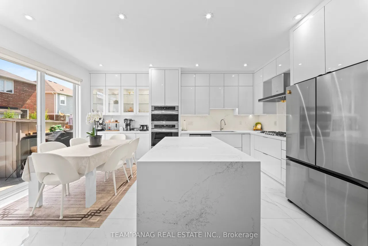 13 Seafair Crescent — photo 2