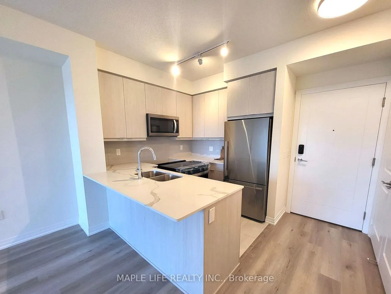 15 Watergarden Drive, Unit 302 — photo 3
