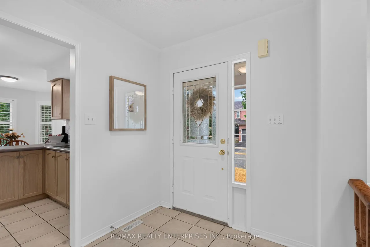 5555 Linwell Place — photo 3