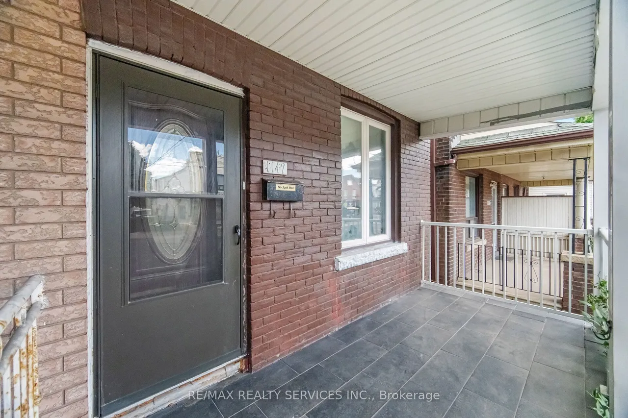 1147 Dufferin Street — photo 3