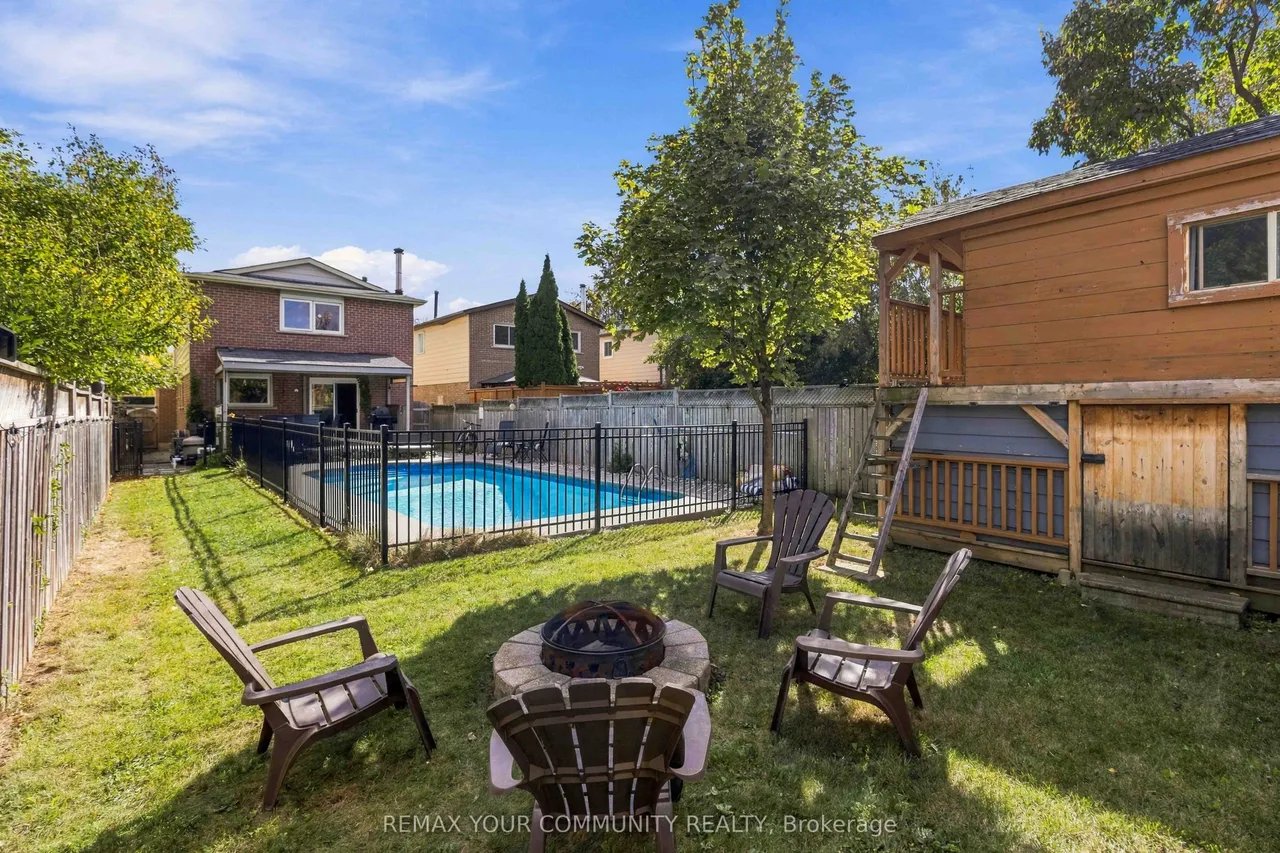 7013 Hickling Crescent — photo 35