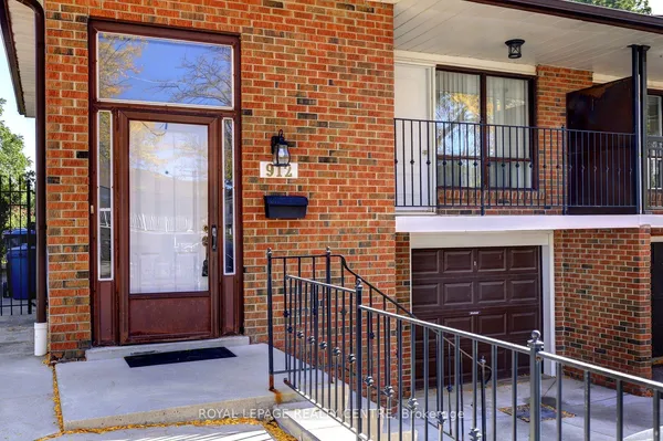 912 Blairholm Avenue — photo 2