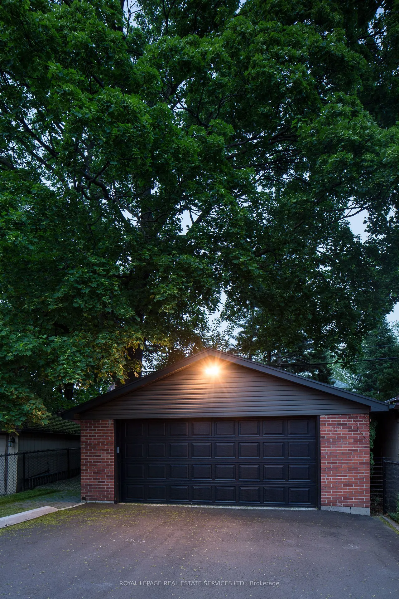 137 High Park Avenue — photo 24