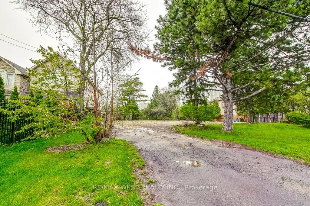 101 (Part Lot 1) Fairview Road W — photo 2