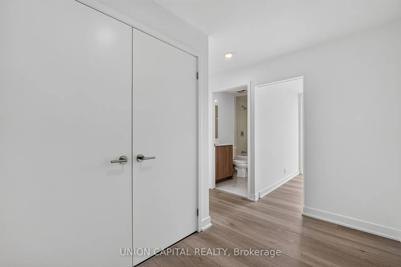 1660 Bloor Street W, Unit 910 — photo 3