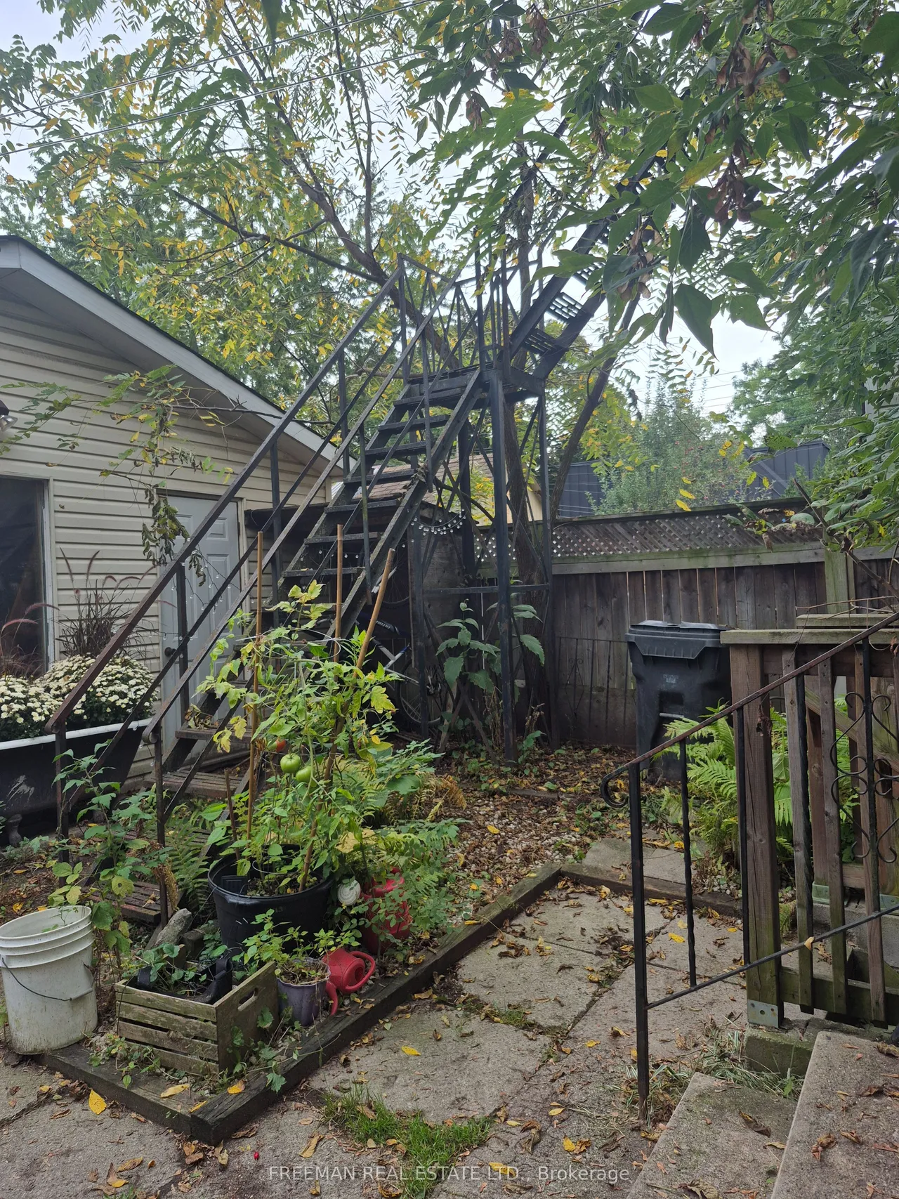 203 Fairview Avenue — photo 32