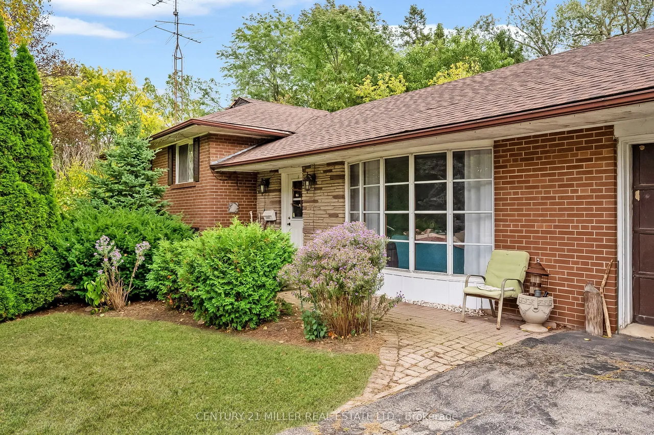 1342 Sedgewick Crescent — photo 3