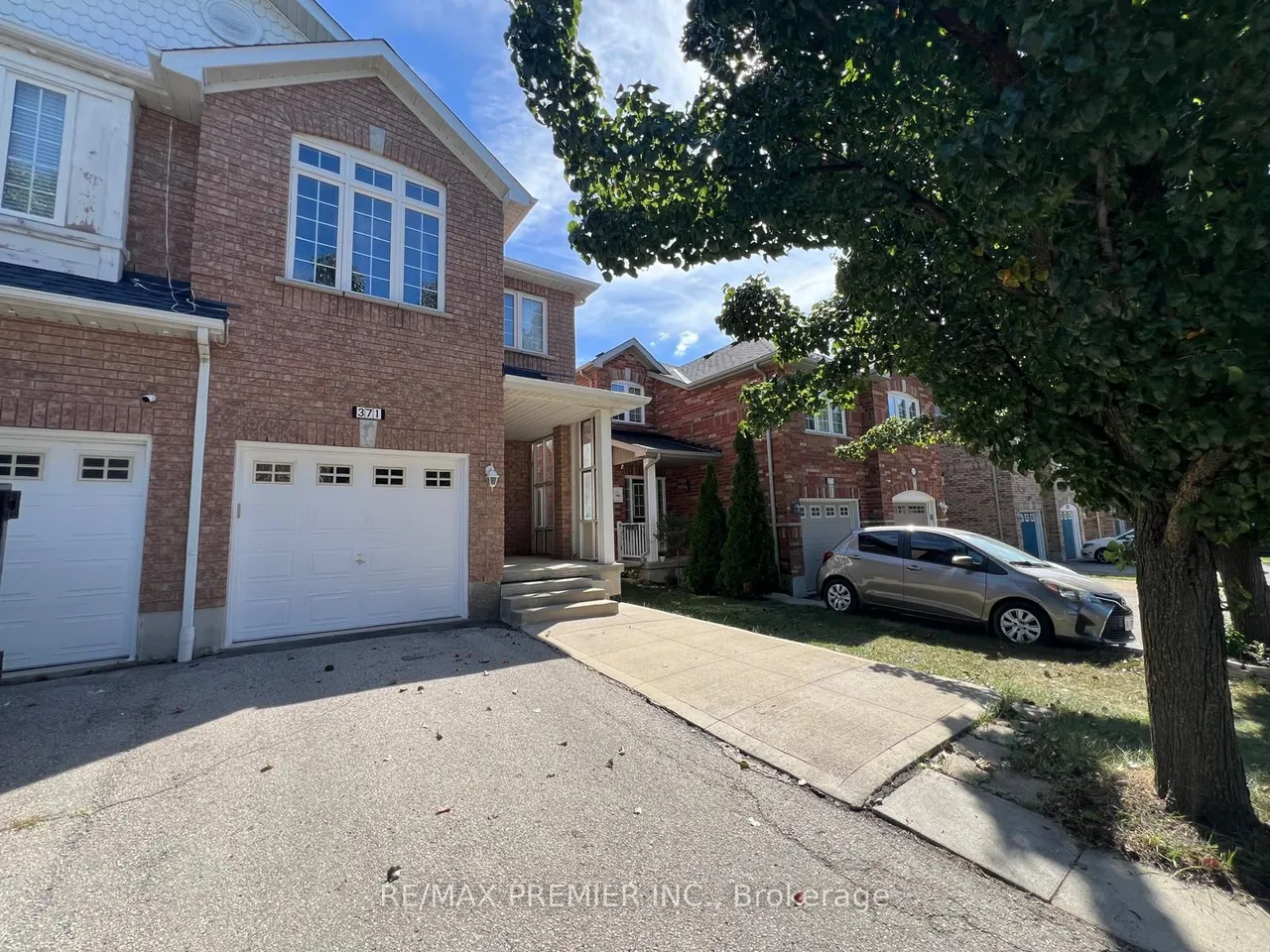 371 Krotone Crescent — photo 2