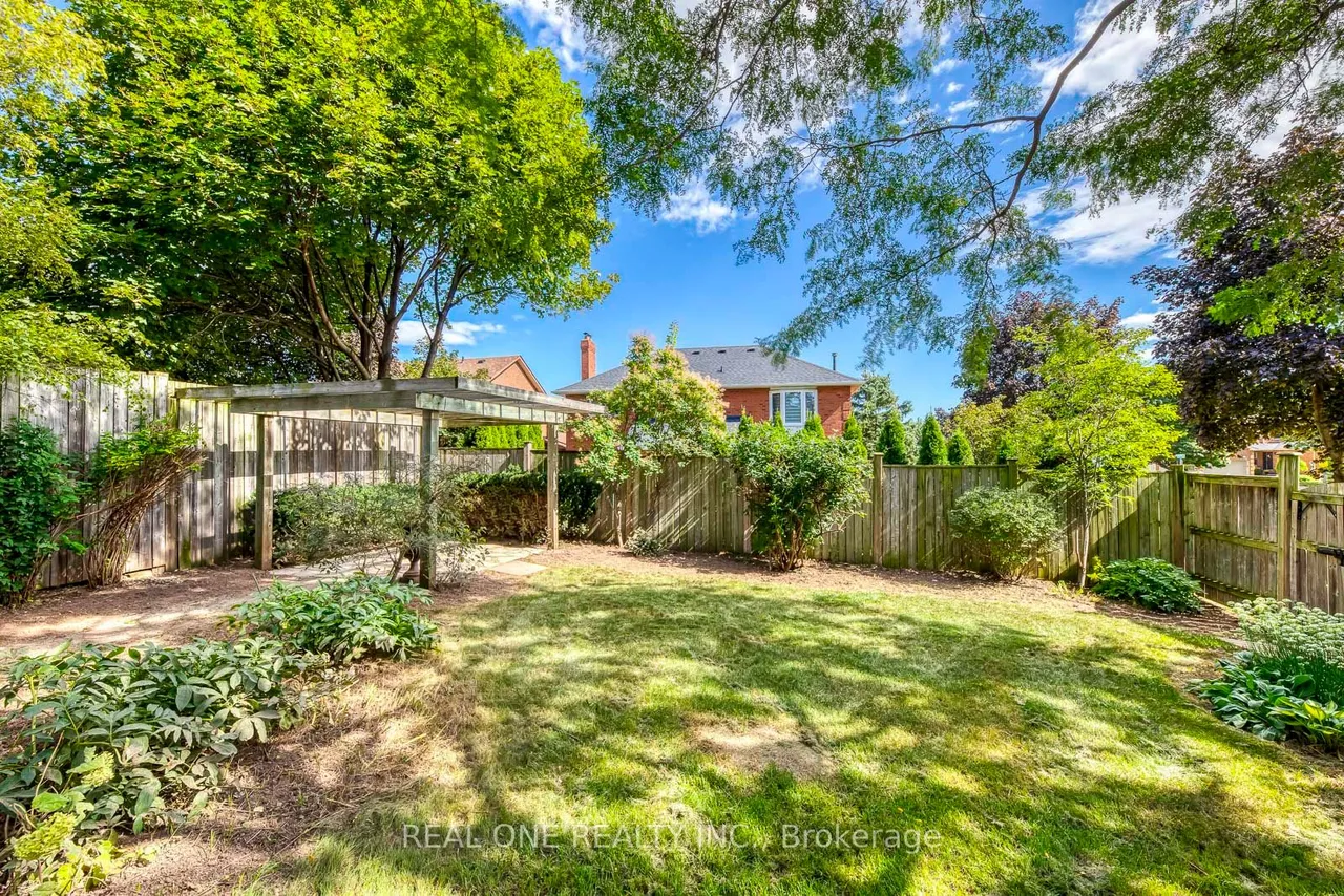 1384 Bramblewood Green — photo 50