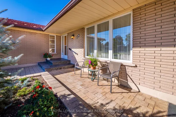 28 Candlewood Crescent — photo 2