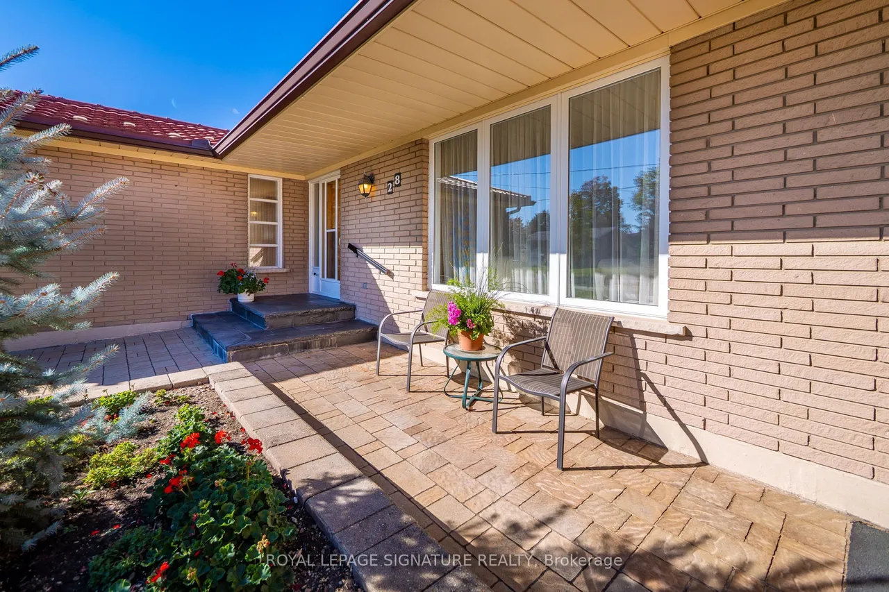28 Candlewood Crescent — photo 2