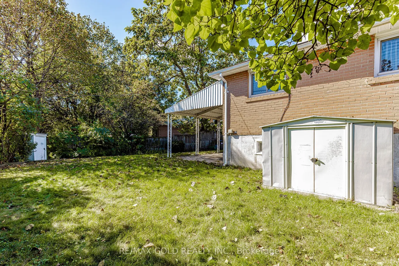 23 Brookdale Crescent — photo 49